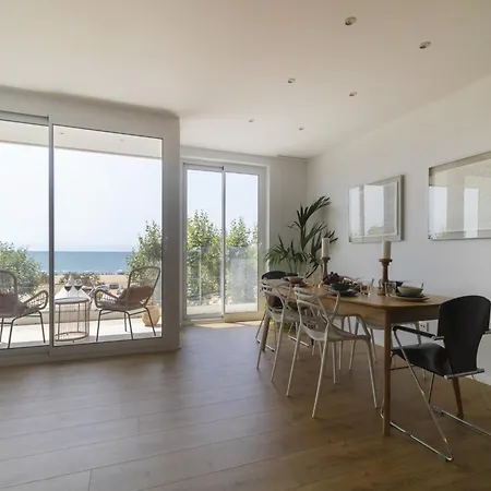 Apartment Seafront Serenity In For Seven *